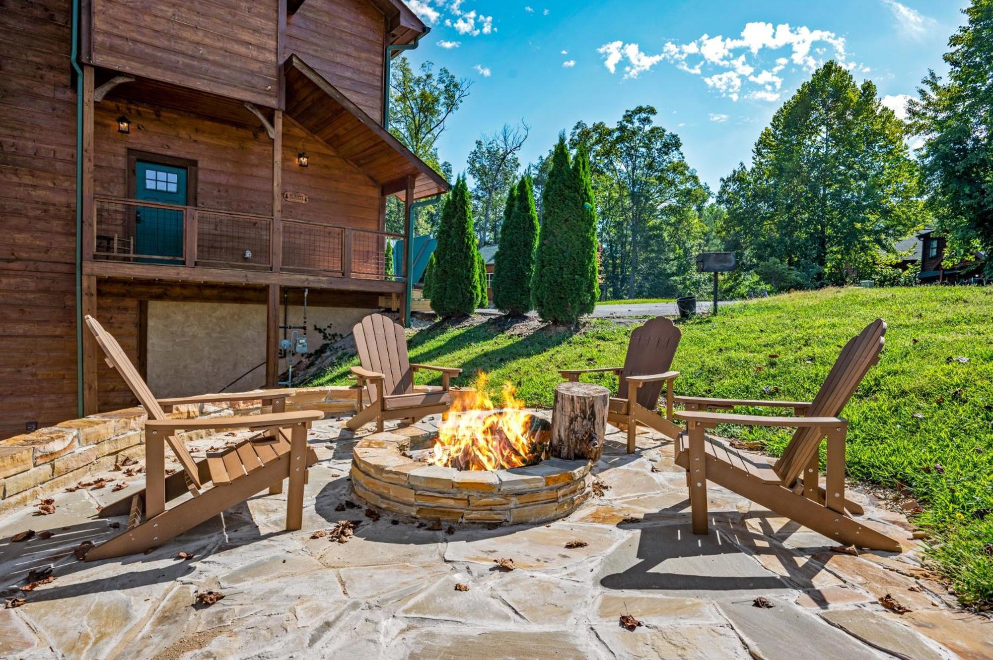 Mountain Skyy Cabin Villa Gatlinburg Exterior photo